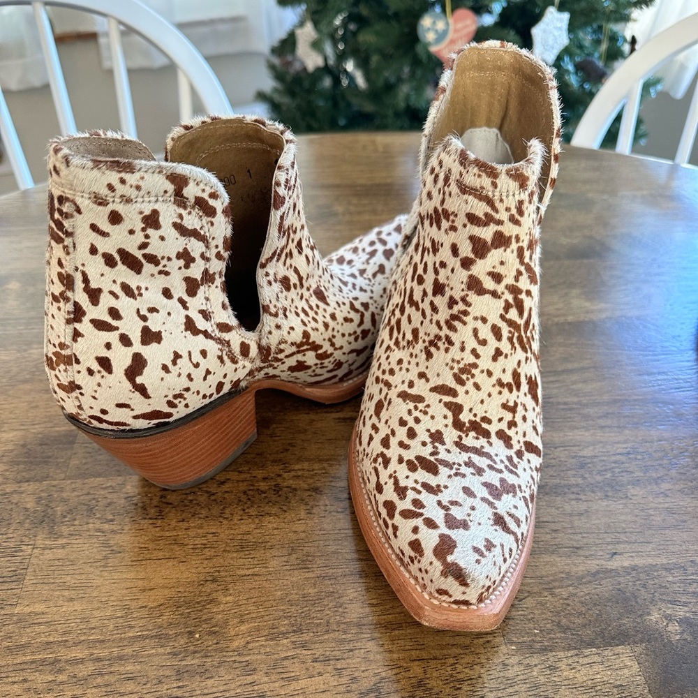 Dixon Haircalf Cow Booties